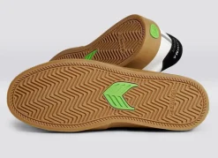 Cariuma Naioca Off-White Vintage Gum Black Schuhe