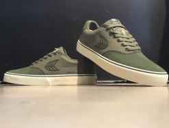 Cariuma Naioca Pro Bronze Green Wildleder Deep Liche Schuhe