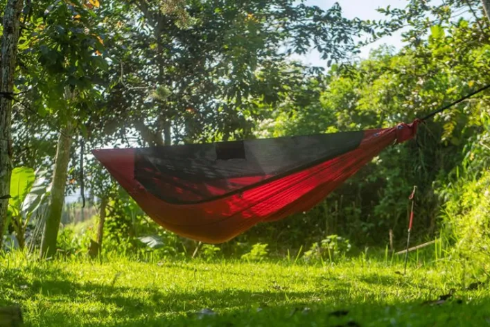 TTTM Pro Hängematte (325 x 170 cm, leichteste Hängematte inkl. Moskitonetz mit Reißverschluss und UHMPE-Firstleine)